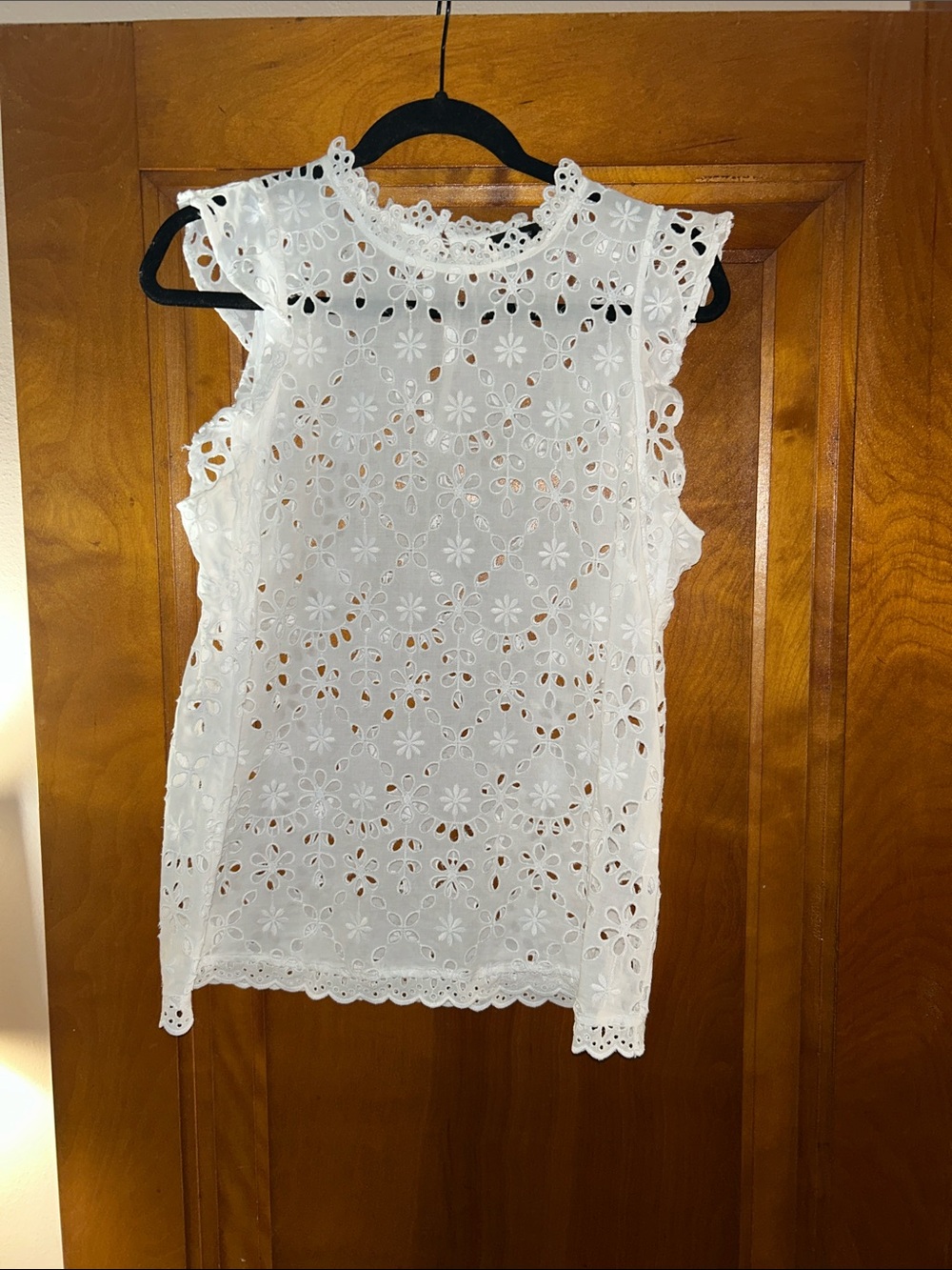 J.Crew White Eyelet Lace Sleeveless Top; medium; aj385